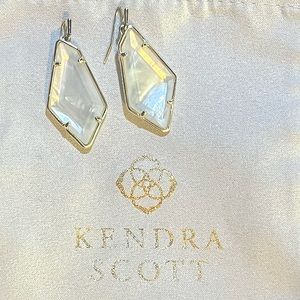 CLEAR OUT 🔥✨ Kendra Scott Emmie Drop Earrings